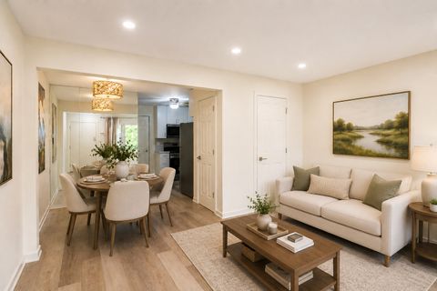 Tiny photo for 39 King Arthur Court #15, Northlake, IL 60164 (MLS # 12714501)