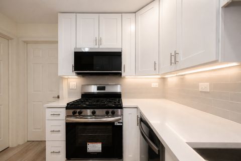Tiny photo for 39 King Arthur Court #15, Northlake, IL 60164 (MLS # 12714501)