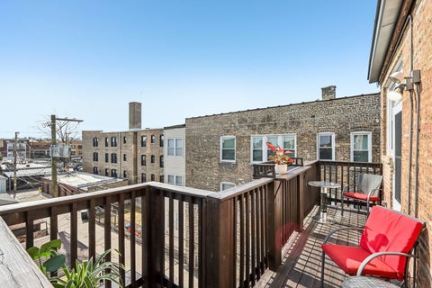 Tiny photo for 2609 W GUNNISON Street #3, Chicago, IL 60625 (MLS # 12745895)