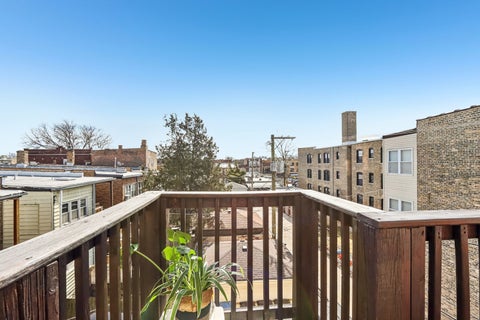 Tiny photo for 2609 W GUNNISON Street #3, Chicago, IL 60625 (MLS # 12745895)