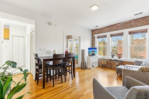 Tiny photo for 2609 W GUNNISON Street #3, Chicago, IL 60625 (MLS # 12745895)