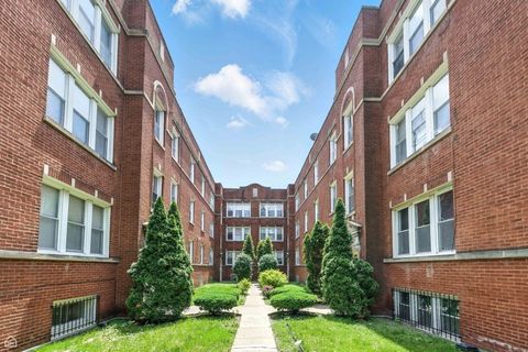 Photo of 1301 E 71st Place #2S, Chicago, IL 60619 (MLS # 12664355)