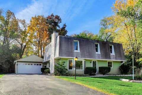 Photo of 1059 Betty Drive, Lake Zurich, IL 60047 (MLS # 12794940)