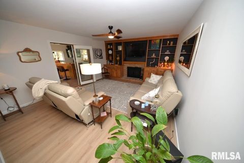 Tiny photo for 4211 FOX CREEK Street, Mt Vernon, IL 62864 (MLS # EB459236)