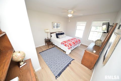 Tiny photo for 4211 FOX CREEK Street, Mt Vernon, IL 62864 (MLS # EB459236)