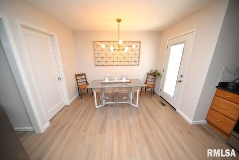 Tiny photo for 4211 FOX CREEK Street, Mt Vernon, IL 62864 (MLS # EB459236)