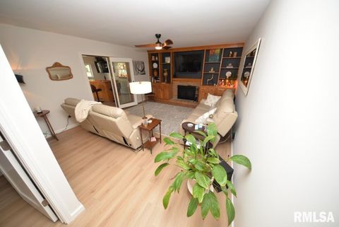 Tiny photo for 4211 FOX CREEK Street, Mt Vernon, IL 62864 (MLS # EB459236)