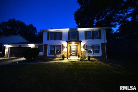 Tiny photo for 4211 FOX CREEK Street, Mt Vernon, IL 62864 (MLS # EB459236)