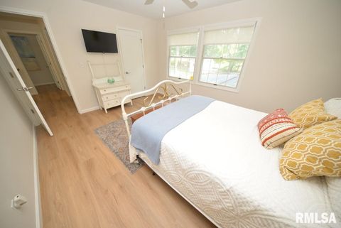 Tiny photo for 4211 FOX CREEK Street, Mt Vernon, IL 62864 (MLS # EB459236)