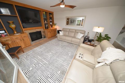 Tiny photo for 4211 FOX CREEK Street, Mt Vernon, IL 62864 (MLS # EB459236)