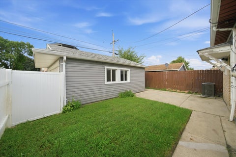 Tiny photo for 3798 W 76th Place, Chicago, IL 60652 (MLS # 12748417)