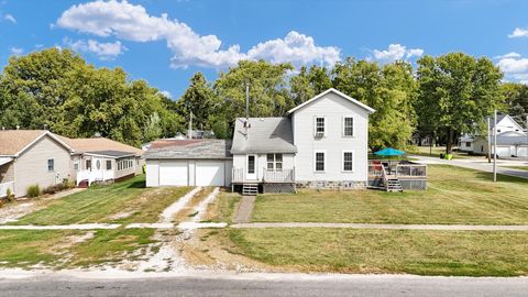 Tiny photo for 402 W Ash Street, Fairbury, IL 61739 (MLS # 12459240)