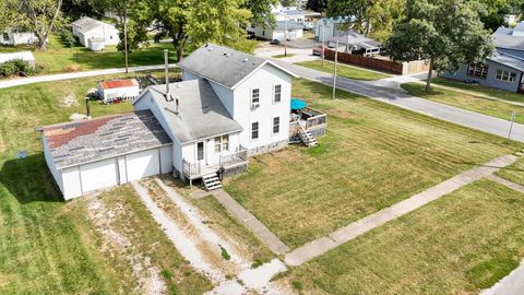 Tiny photo for 402 W Ash Street, Fairbury, IL 61739 (MLS # 12459240)