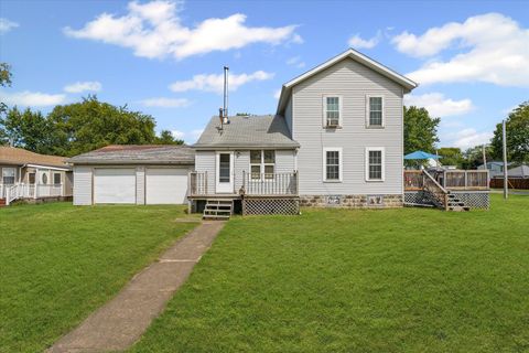 Tiny photo for 402 W Ash Street, Fairbury, IL 61739 (MLS # 12459240)