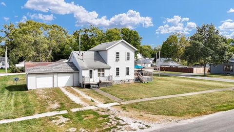 Tiny photo for 402 W Ash Street, Fairbury, IL 61739 (MLS # 12459240)