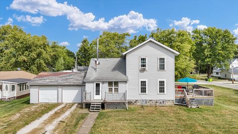 Tiny photo for 402 W Ash Street, Fairbury, IL 61739 (MLS # 12459240)