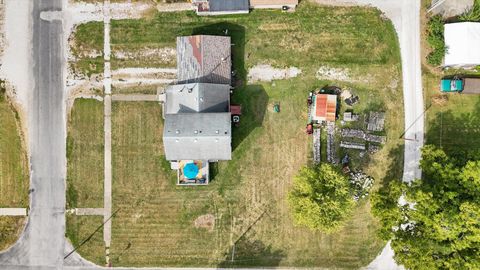 Tiny photo for 402 W Ash Street, Fairbury, IL 61739 (MLS # 12459240)