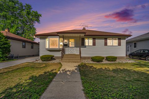 Tiny photo for 18518 Glen Oak Avenue, Lansing, IL 60438 (MLS # 12422880)