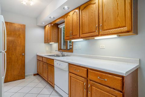 Tiny photo for 18518 Glen Oak Avenue, Lansing, IL 60438 (MLS # 12422880)