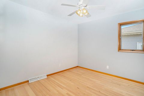 Tiny photo for 18518 Glen Oak Avenue, Lansing, IL 60438 (MLS # 12422880)