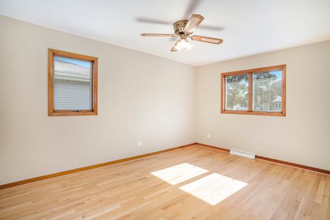 Tiny photo for 18518 Glen Oak Avenue, Lansing, IL 60438 (MLS # 12422880)