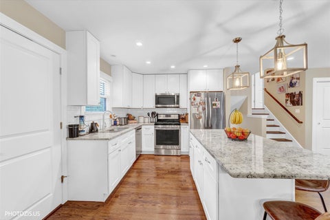 Tiny photo for 148 Jeffery Lane, Des Plaines, IL 60018 (MLS # 12752811)