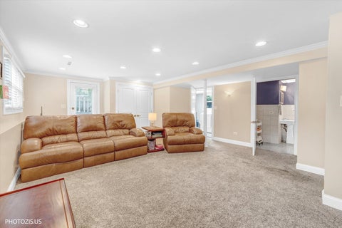 Tiny photo for 148 Jeffery Lane, Des Plaines, IL 60018 (MLS # 12752811)