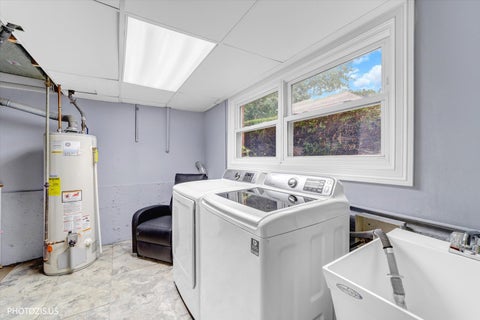 Tiny photo for 148 Jeffery Lane, Des Plaines, IL 60018 (MLS # 12752811)