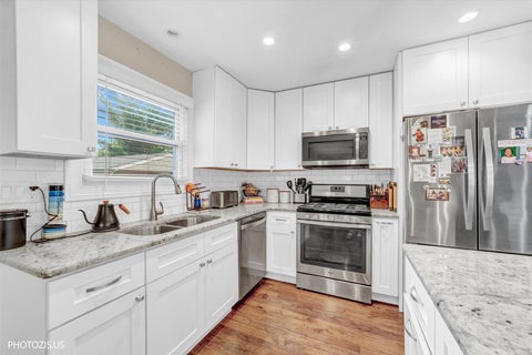 Tiny photo for 148 Jeffery Lane, Des Plaines, IL 60018 (MLS # 12752811)