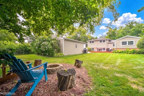 Tiny photo for 148 Jeffery Lane, Des Plaines, IL 60018 (MLS # 12752811)