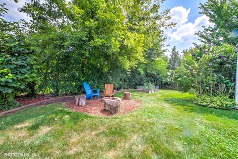 Tiny photo for 148 Jeffery Lane, Des Plaines, IL 60018 (MLS # 12752811)