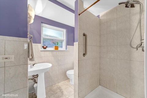 Tiny photo for 148 Jeffery Lane, Des Plaines, IL 60018 (MLS # 12752811)