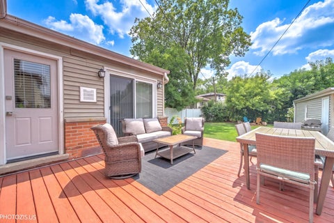 Tiny photo for 148 Jeffery Lane, Des Plaines, IL 60018 (MLS # 12752811)