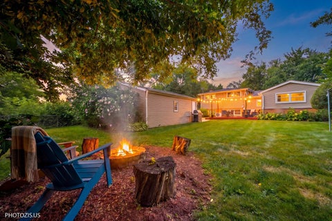 Tiny photo for 148 Jeffery Lane, Des Plaines, IL 60018 (MLS # 12752811)