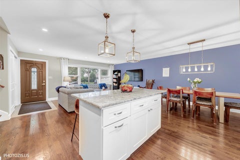 Tiny photo for 148 Jeffery Lane, Des Plaines, IL 60018 (MLS # 12752811)