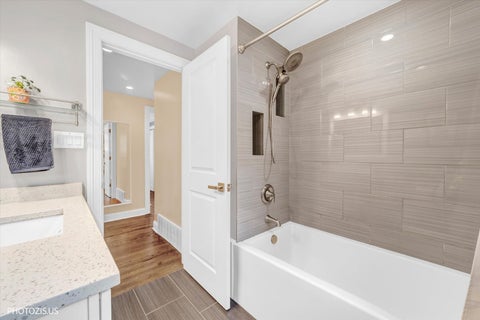 Tiny photo for 148 Jeffery Lane, Des Plaines, IL 60018 (MLS # 12752811)