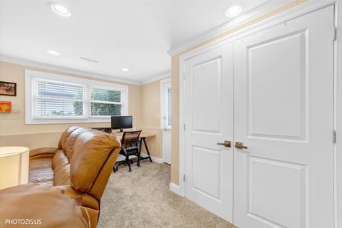 Tiny photo for 148 Jeffery Lane, Des Plaines, IL 60018 (MLS # 12752811)