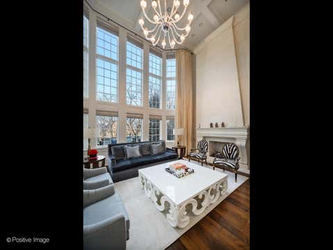 Tiny photo for 3026 N Lake Shore Drive, Chicago, IL 60657 (MLS # 12730104)