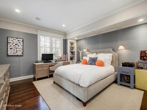 Tiny photo for 3026 N Lake Shore Drive, Chicago, IL 60657 (MLS # 12730104)