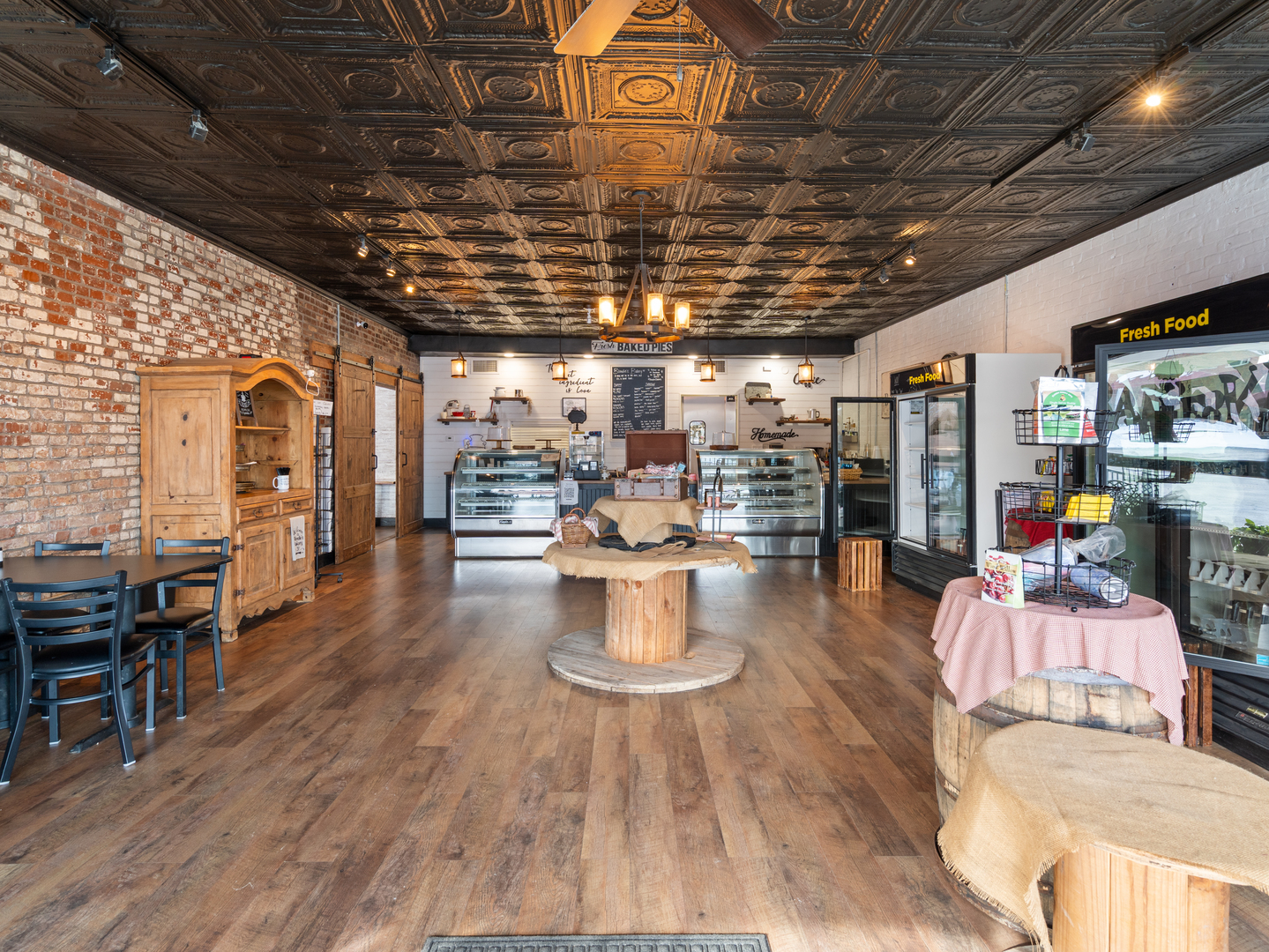 140 W Broadway Boulevard