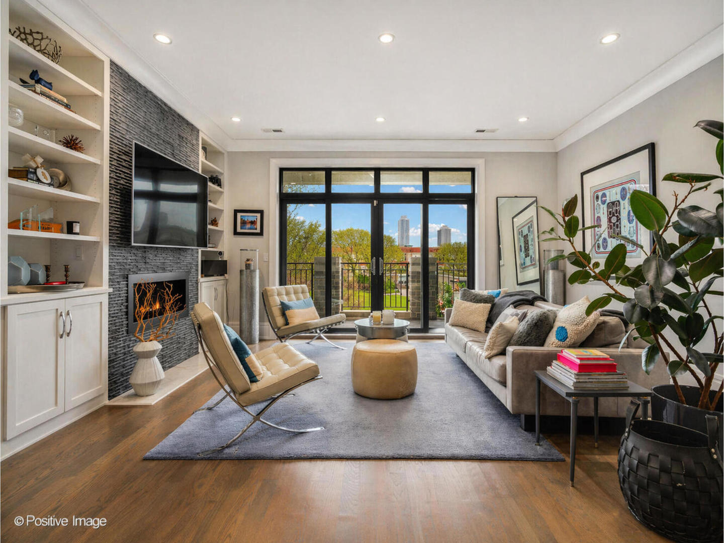 2042 N BURLING Street PH