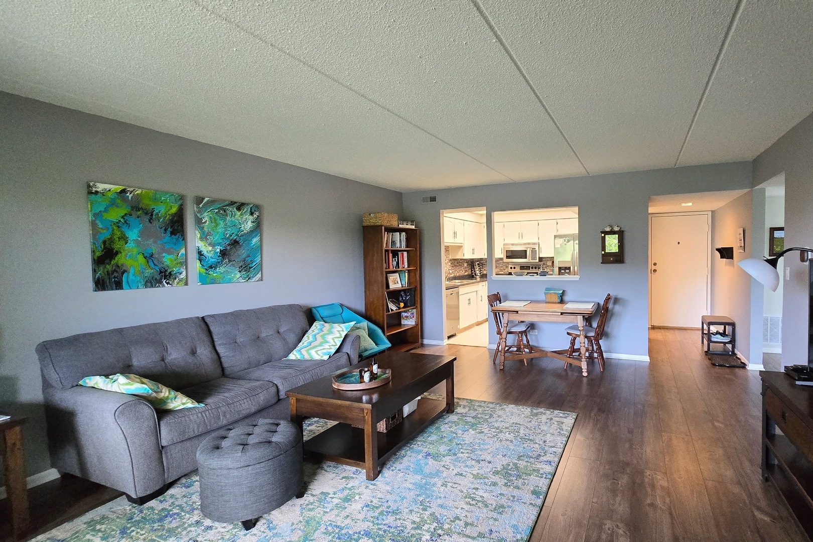 917 Vose Drive 411