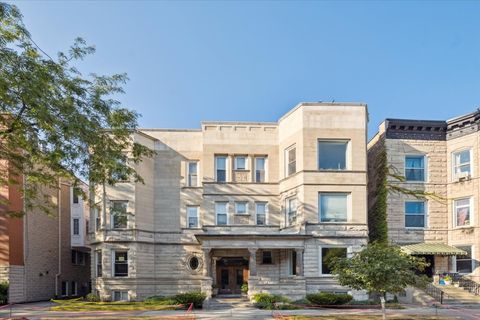 Photo of 626 W Buckingham Place #2W, Chicago, IL 60657 (MLS # 12472125)