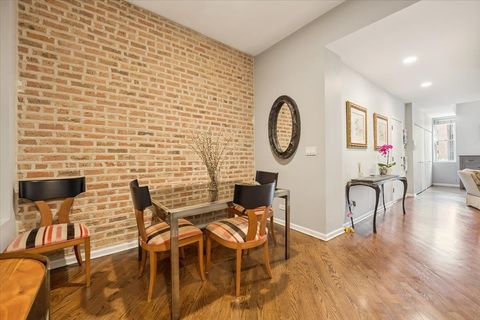 Tiny photo for 626 W Buckingham Place #2W, Chicago, IL 60657 (MLS # 12472125)