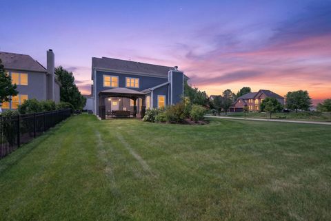 Tiny photo for 2121 Westover Road, North Aurora, IL 60542 (MLS # 12682341)