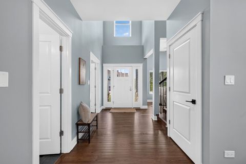 Tiny photo for 2121 Westover Road, North Aurora, IL 60542 (MLS # 12682341)