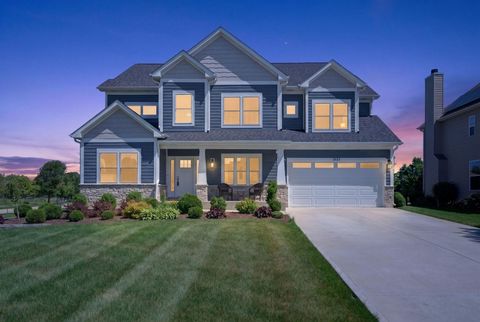 Tiny photo for 2121 Westover Road, North Aurora, IL 60542 (MLS # 12682341)