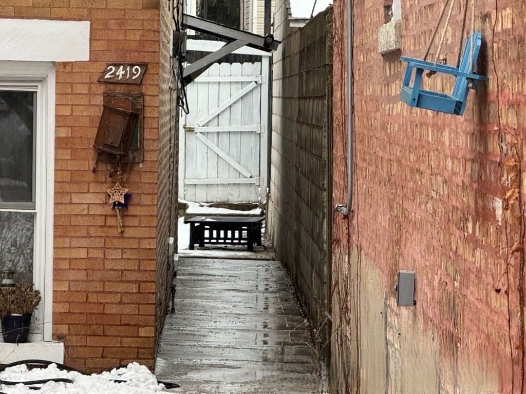 2419 S Christiana Avenue