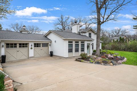 Tiny photo for 10 Deerpath Lane, Palos Park, IL 60464 (MLS # 12626288)