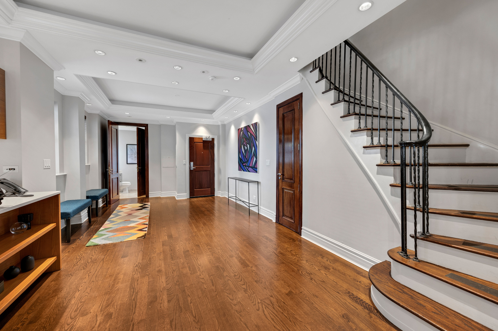 70 E WALTON Street 702-802